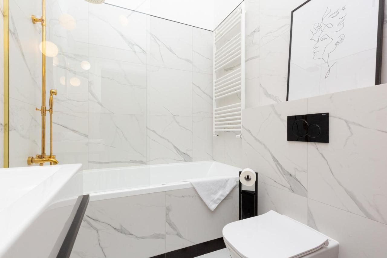 Lux Golden Apartment Praga Kepna By Renters Prestige Varşova Dış mekan fotoğraf